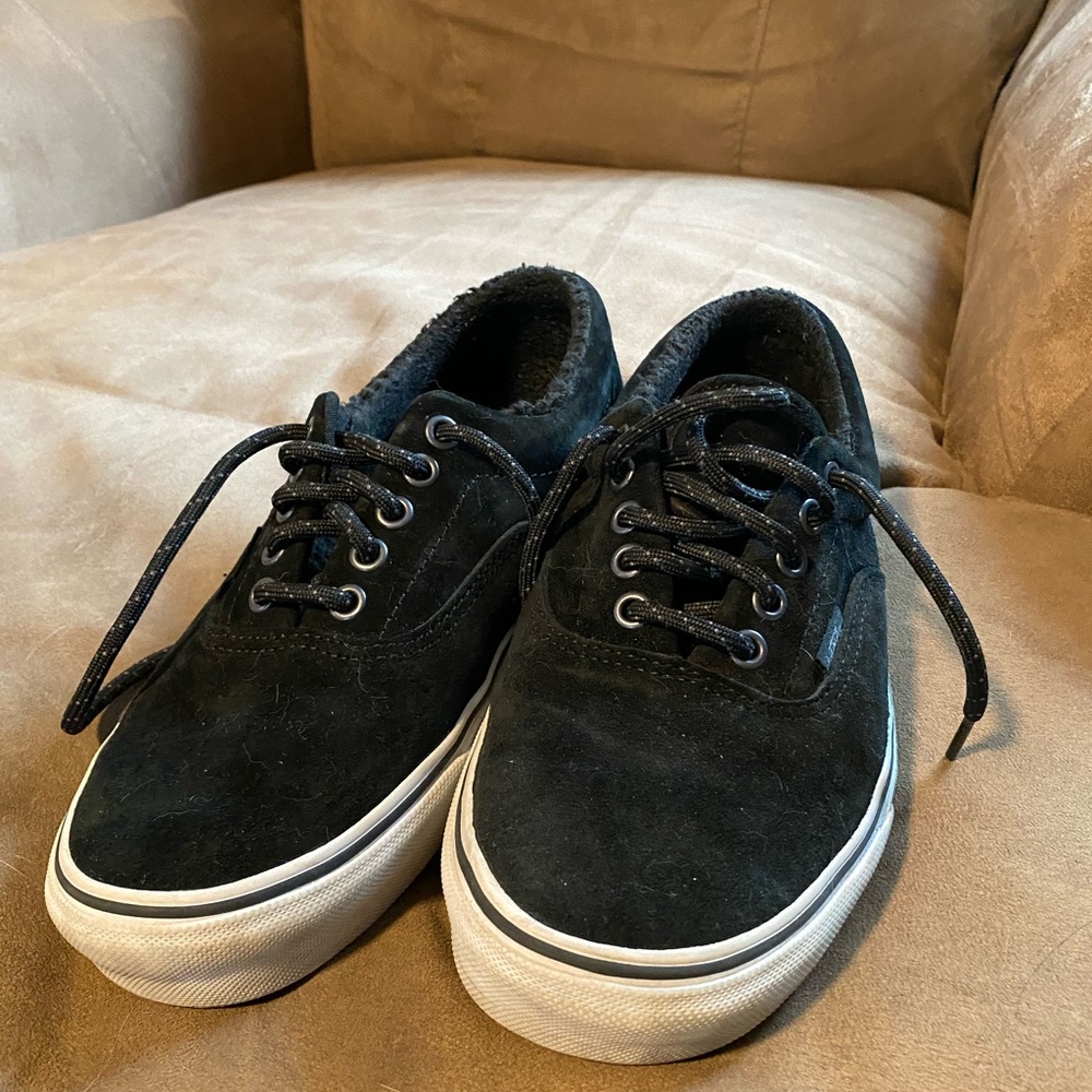 Vans shoes- Authentics suede with Sherpa lining